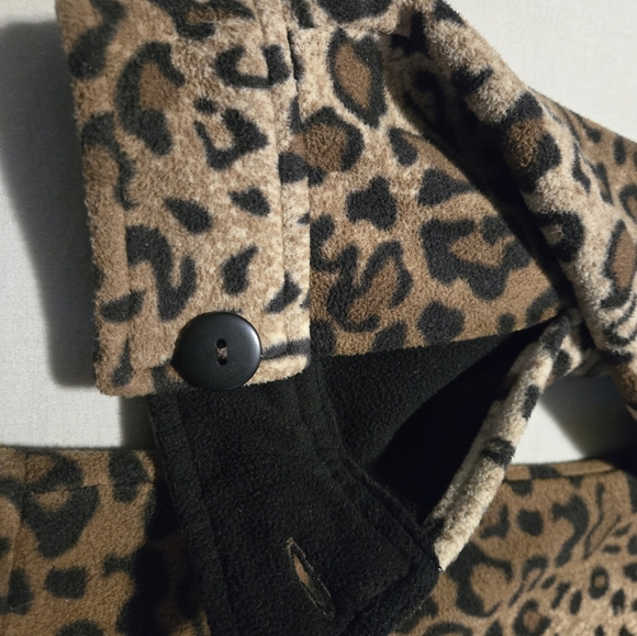 Chic Leopard Print Fleece Box Style Jacket - Picture 2 of 5